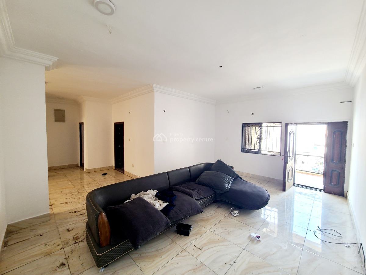 Newly Renovated 3 Bedroom Flat_ Upstairs, Agungi Estate, Agungi, Lekki, Lagos, Flat / Apartment for Rent