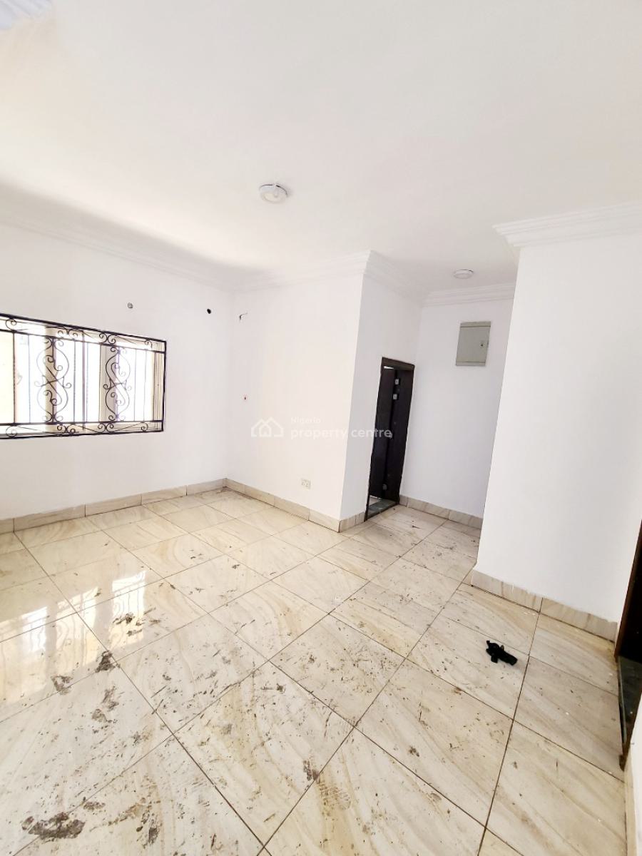 Newly Renovated 3 Bedroom Flat_ Upstairs, Agungi Estate, Agungi, Lekki, Lagos, Flat / Apartment for Rent