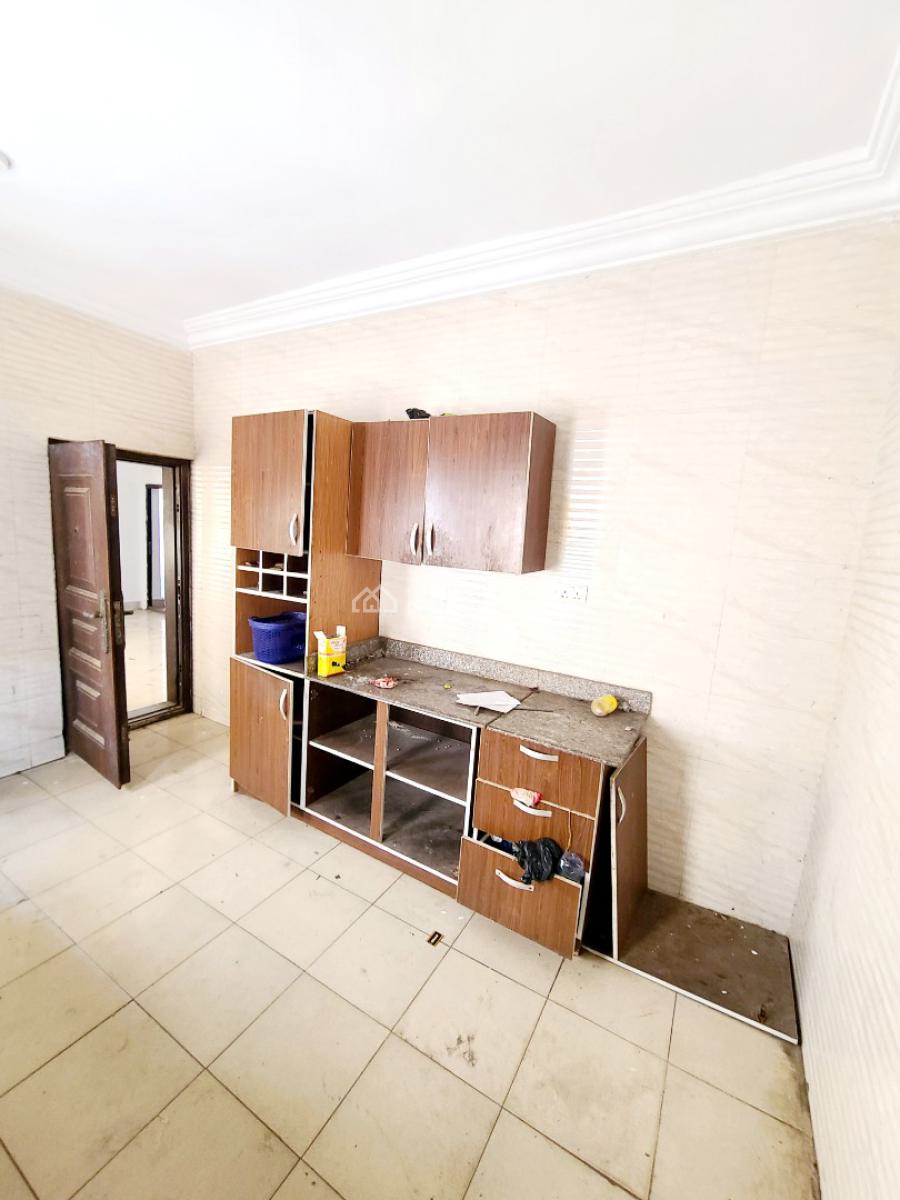 Newly Renovated 3 Bedroom Flat_ Upstairs, Agungi Estate, Agungi, Lekki, Lagos, Flat / Apartment for Rent