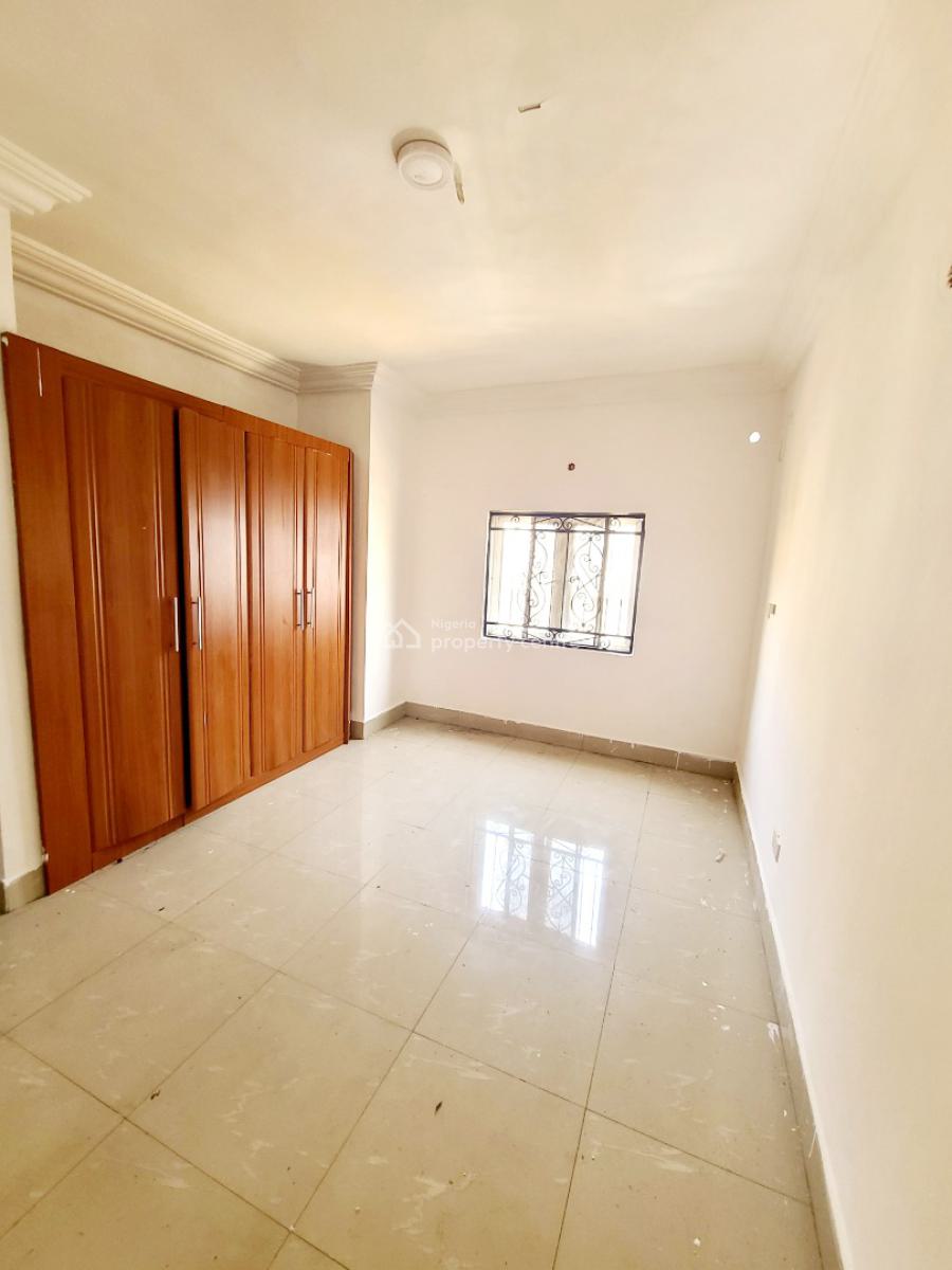 Newly Renovated 3 Bedroom Flat_ Upstairs, Agungi Estate, Agungi, Lekki, Lagos, Flat / Apartment for Rent