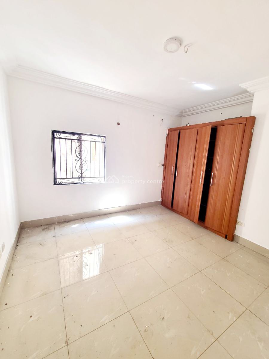 Newly Renovated 3 Bedroom Flat_ Upstairs, Agungi Estate, Agungi, Lekki, Lagos, Flat / Apartment for Rent