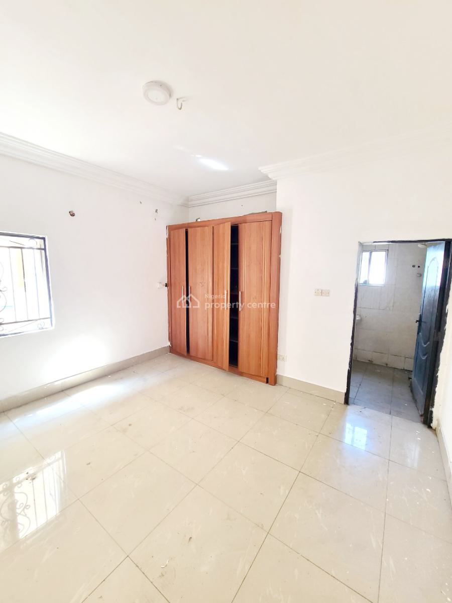 Newly Renovated 3 Bedroom Flat_ Upstairs, Agungi Estate, Agungi, Lekki, Lagos, Flat / Apartment for Rent