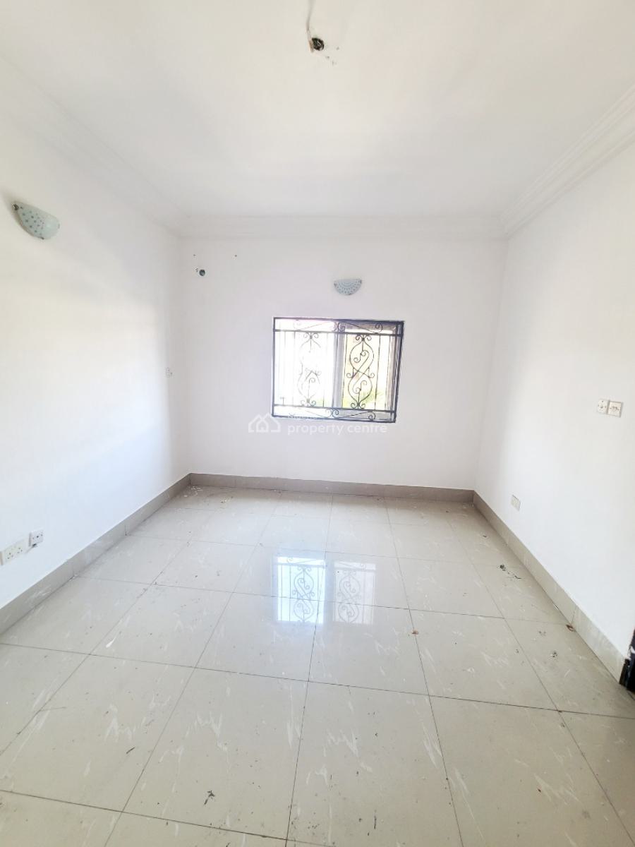Newly Renovated 3 Bedroom Flat_ Upstairs, Agungi Estate, Agungi, Lekki, Lagos, Flat / Apartment for Rent