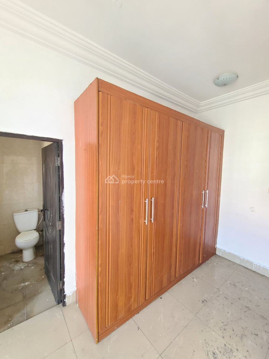 Newly Renovated 3 Bedroom Flat_ Upstairs, Agungi Estate, Agungi, Lekki, Lagos, Flat / Apartment for Rent