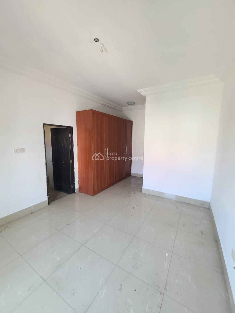 Newly Renovated 3 Bedroom Flat_ Upstairs, Agungi Estate, Agungi, Lekki, Lagos, Flat / Apartment for Rent