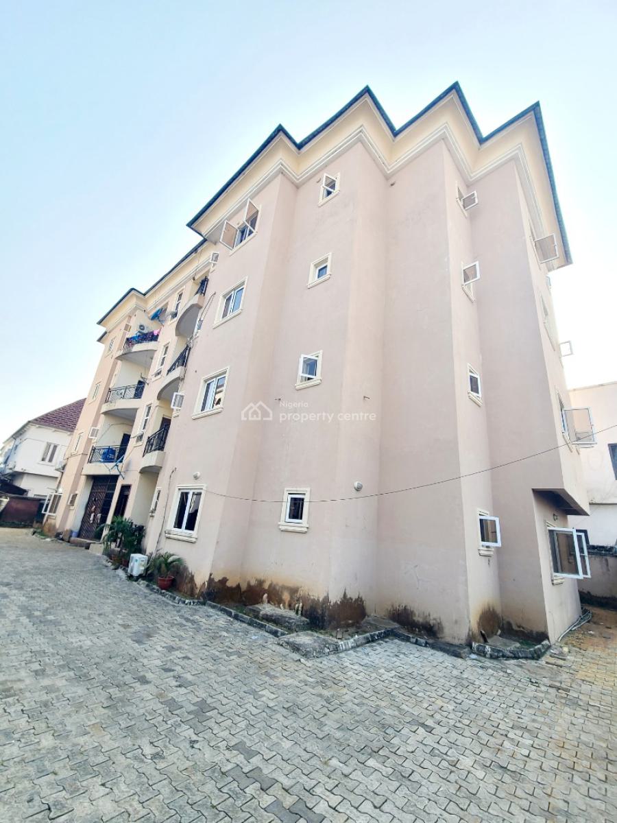 Newly Renovated 3 Bedroom Flat_ Upstairs, Agungi Estate, Agungi, Lekki, Lagos, Flat / Apartment for Rent