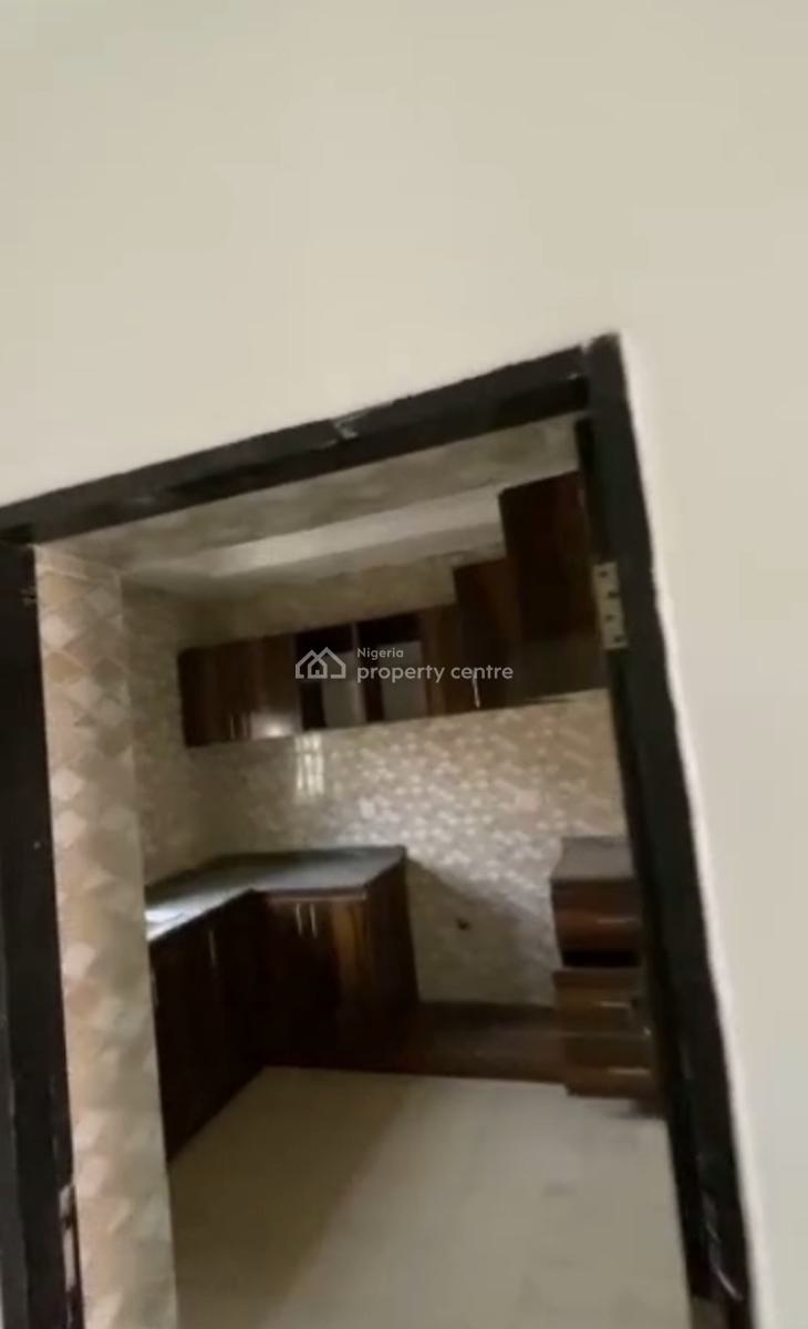 Spacious Standard 2 Bedroom Apartment Upstairs, Kubwa, Abuja, Flat / Apartment for Rent