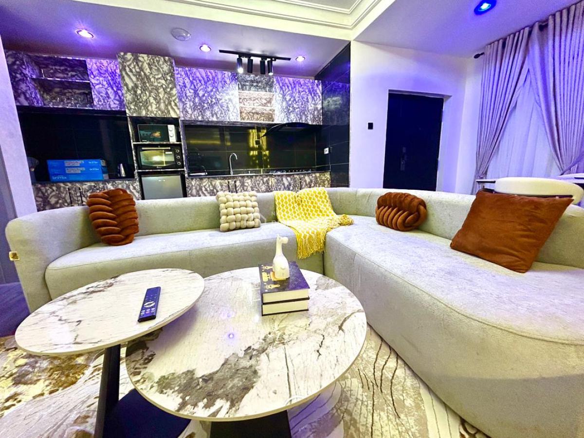 Good Morning   My 3bed in Lekki with Ps 5, Snooker Board , Swimming, Lekki Phase 1, Lekki, Lagos, Flat / Apartment Short Let