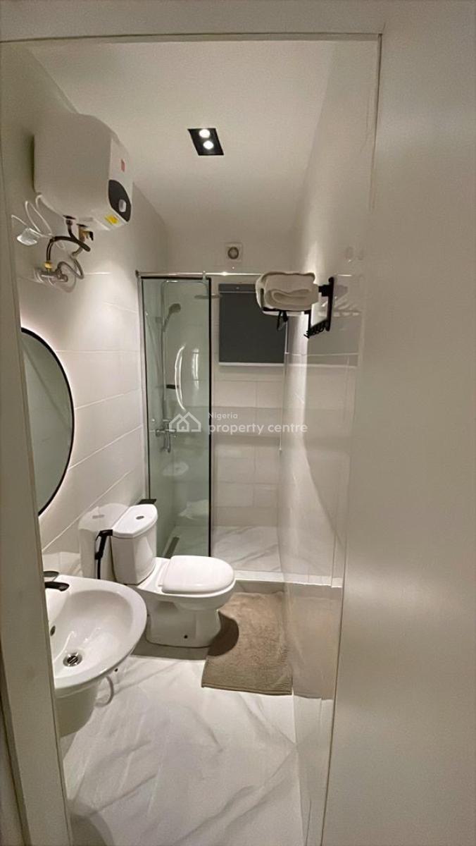 Good Morning   My 1bed in Lekki with Ps 5, Snooker Board , Swimming, Lekki Phase 1, Lekki, Lagos, Flat / Apartment Short Let