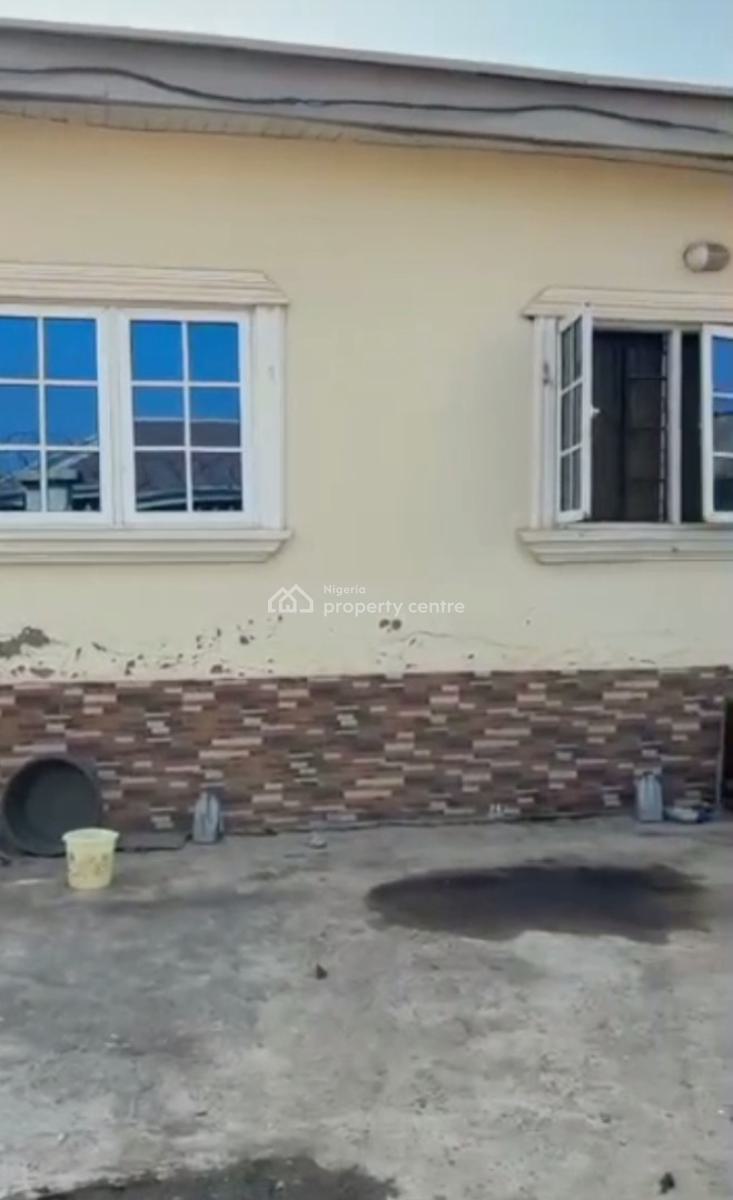 Well Built, Standard Spacious 3 Bedroom Corner Pieces, Kubwa, Abuja, Flat / Apartment for Sale