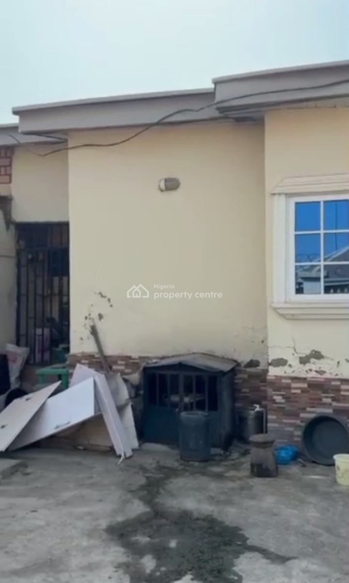 Well Built, Standard Spacious 3 Bedroom Corner Pieces, Kubwa, Abuja, Flat / Apartment for Sale