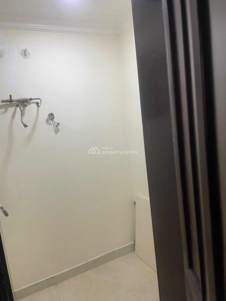 Very Spacious and Beautiful 1 Bedroom & Parlour with an Additional Lau, Off Admiralty Way, Lekki Phase 1, Lekki, Lagos, Mini Flat (room and Parlour) for Rent