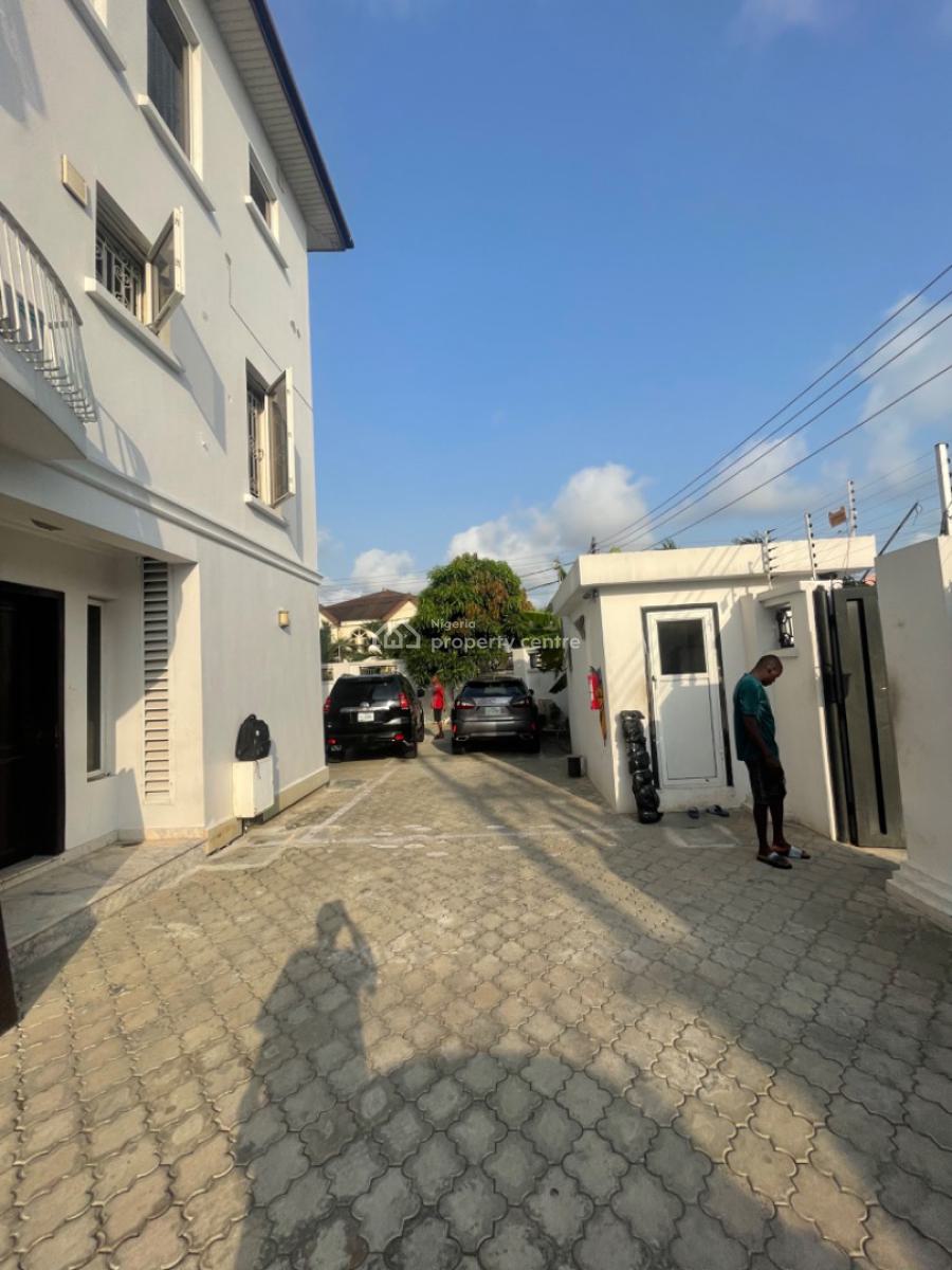Very Spacious and Beautiful 1 Bedroom & Parlour with an Additional Lau, Off Admiralty Way, Lekki Phase 1, Lekki, Lagos, Mini Flat (room and Parlour) for Rent