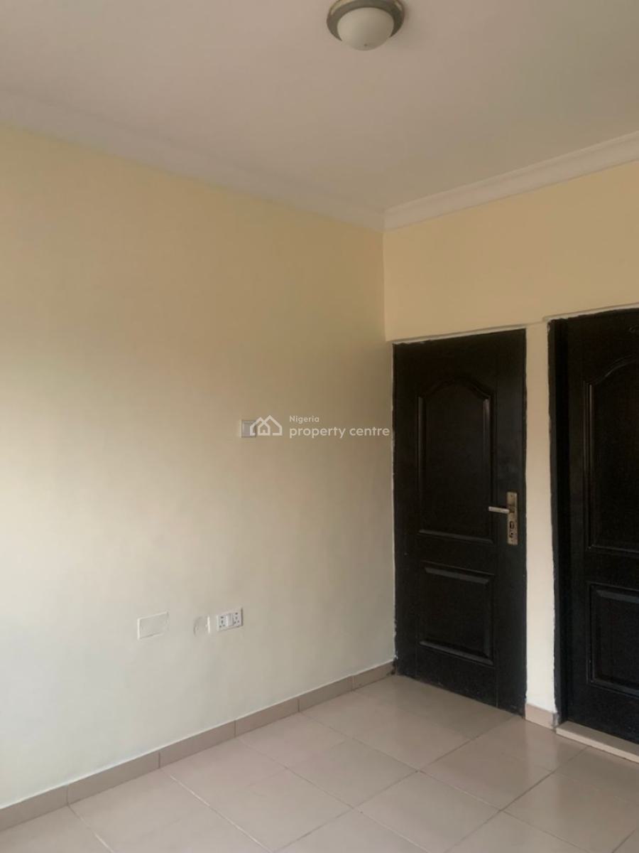 Clean and Refurbished Self-con Apartment, Hopeville Estate, Sangotedo, Ajah, Lagos, Self Contain (single Rooms) for Rent