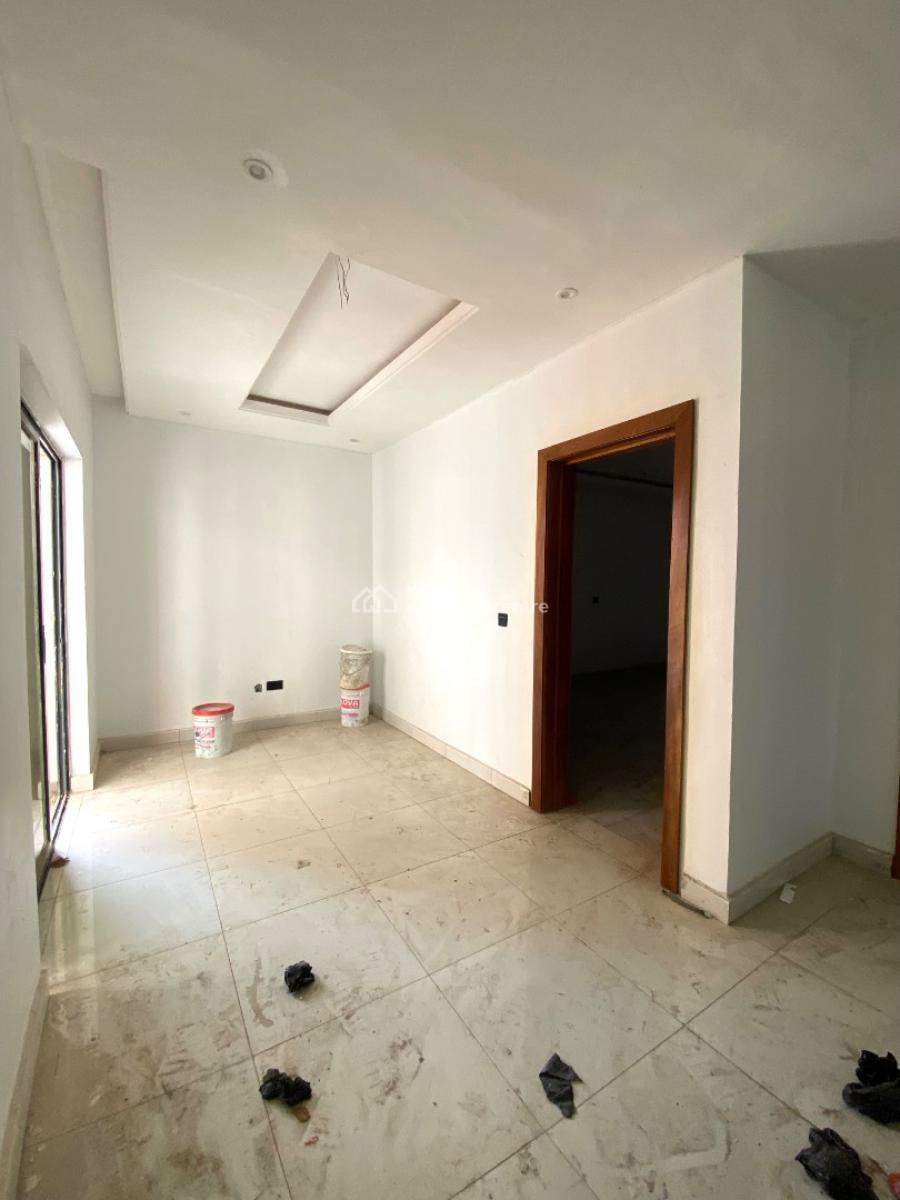Lovely 2 Bed Maisonette Penthouse, Lekki, Lekki Phase 1, Lekki, Lagos, Block of Flats for Sale