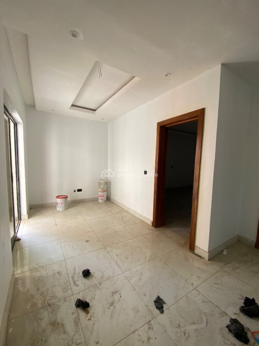 Lovely 2 Bed Maisonette Penthouse, Lekki, Lekki Phase 1, Lekki, Lagos, Block of Flats for Sale