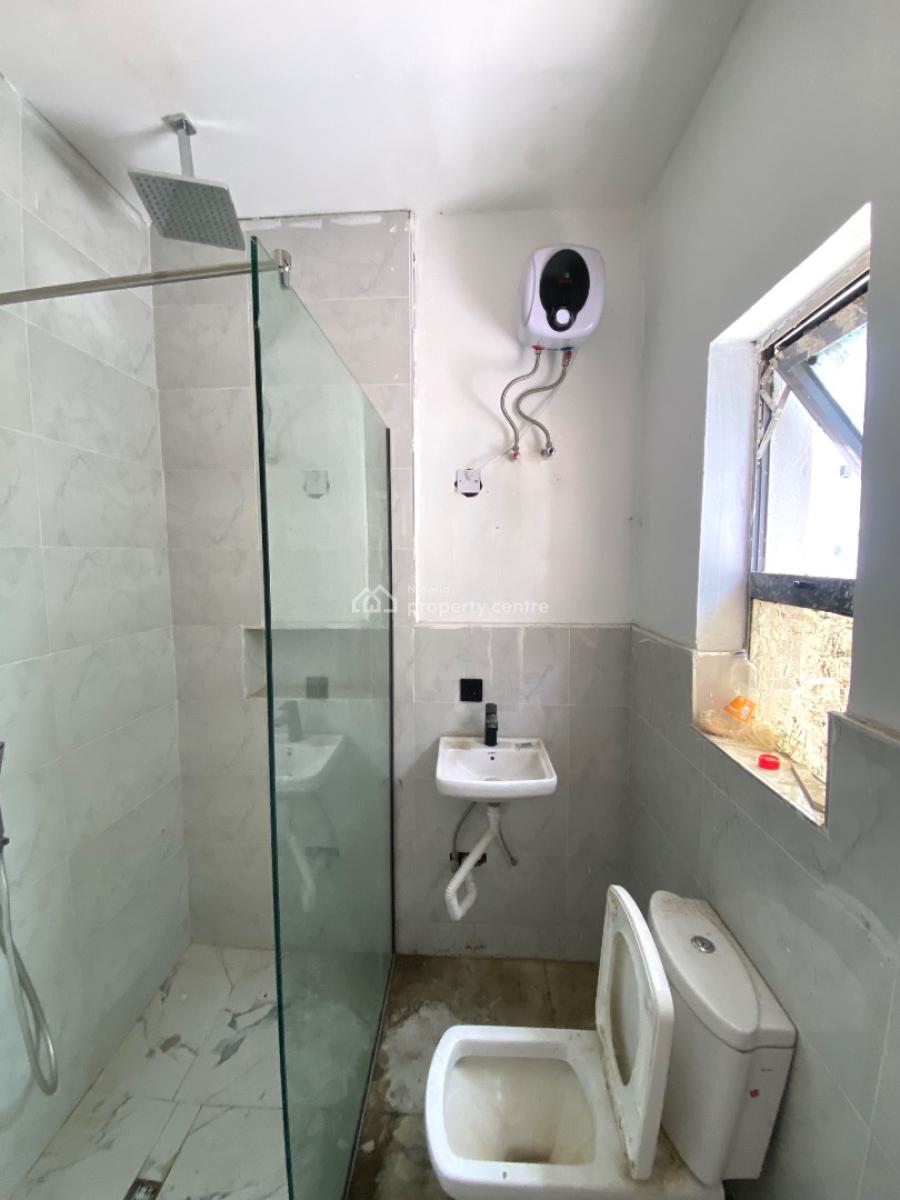 Lovely 2 Bed Maisonette Penthouse, Lekki, Lekki Phase 1, Lekki, Lagos, Block of Flats for Sale