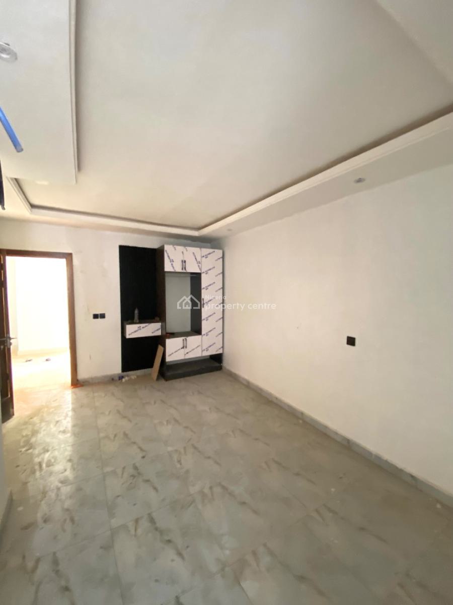 Lovely 2 Bed Maisonette Penthouse, Lekki, Lekki Phase 1, Lekki, Lagos, Block of Flats for Sale