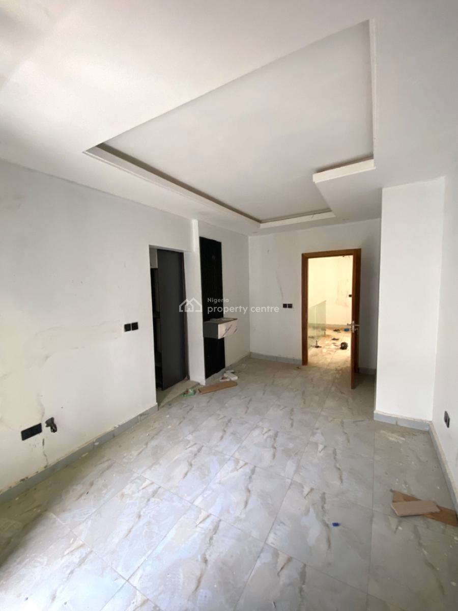 Lovely 2 Bed Maisonette Penthouse, Lekki, Lekki Phase 1, Lekki, Lagos, Block of Flats for Sale