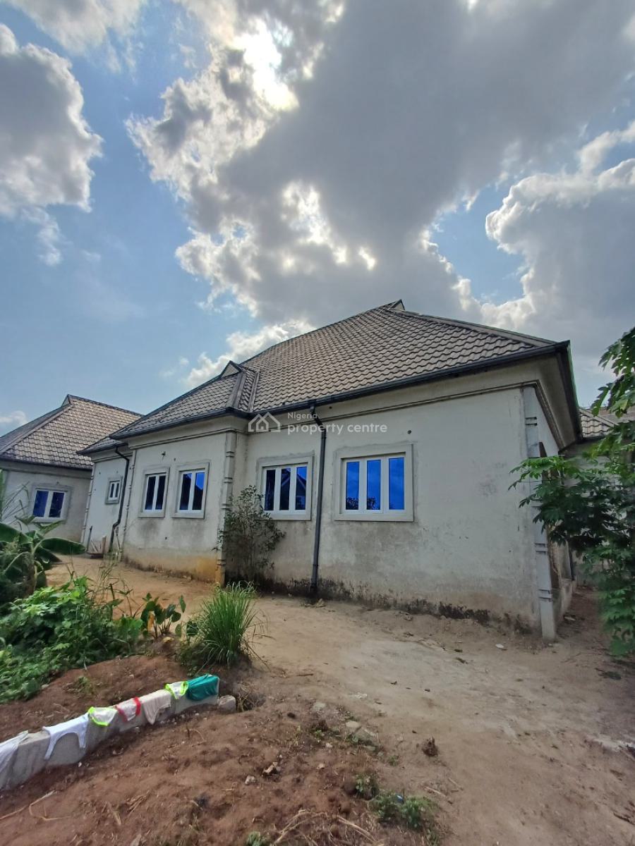 3 Bedroom Bungalow Wt 2 Units of 2 Bedroom Flats, Rumualogu, Ozuoba, Port Harcourt, Rivers, Detached Bungalow for Sale