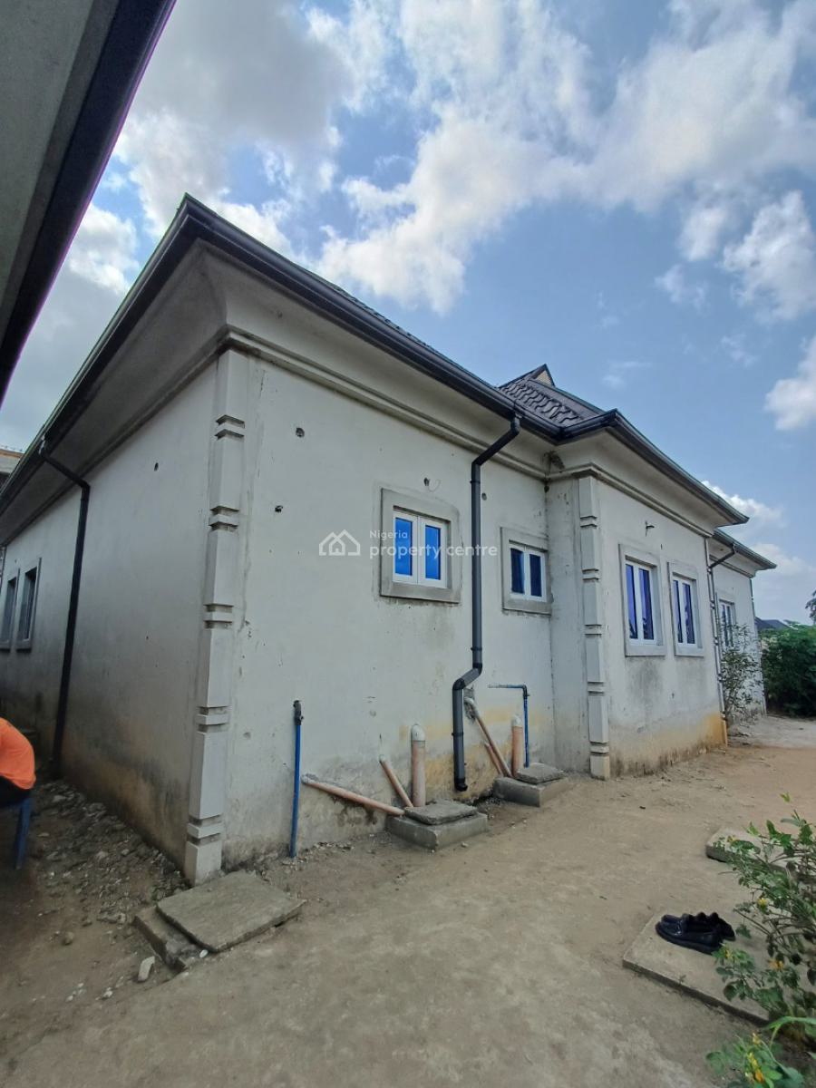 3 Bedroom Bungalow Wt 2 Units of 2 Bedroom Flats, Rumualogu, Ozuoba, Port Harcourt, Rivers, Detached Bungalow for Sale