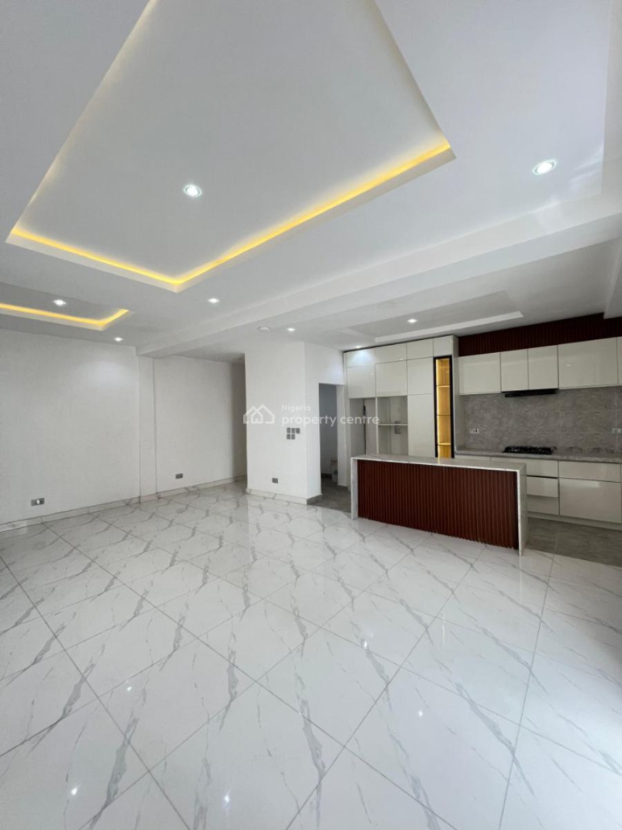 Investment Worthy 3 Bedroom Apartment with Bq, Lekki Phase 1, Lekki, Lagos, Flat / Apartment for Sale