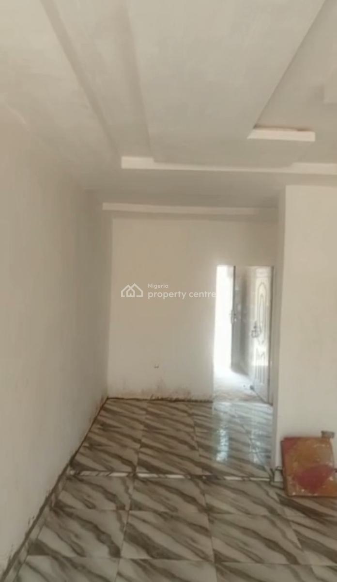 Federal Housing, Spacious 2 Bedroom Apartment, Kubwa, Abuja, Flat / Apartment for Sale