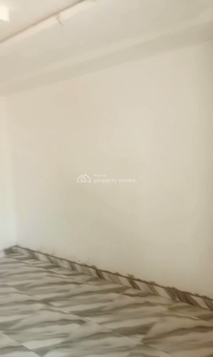 Federal Housing, Spacious 2 Bedroom Apartment, Kubwa, Abuja, Flat / Apartment for Sale