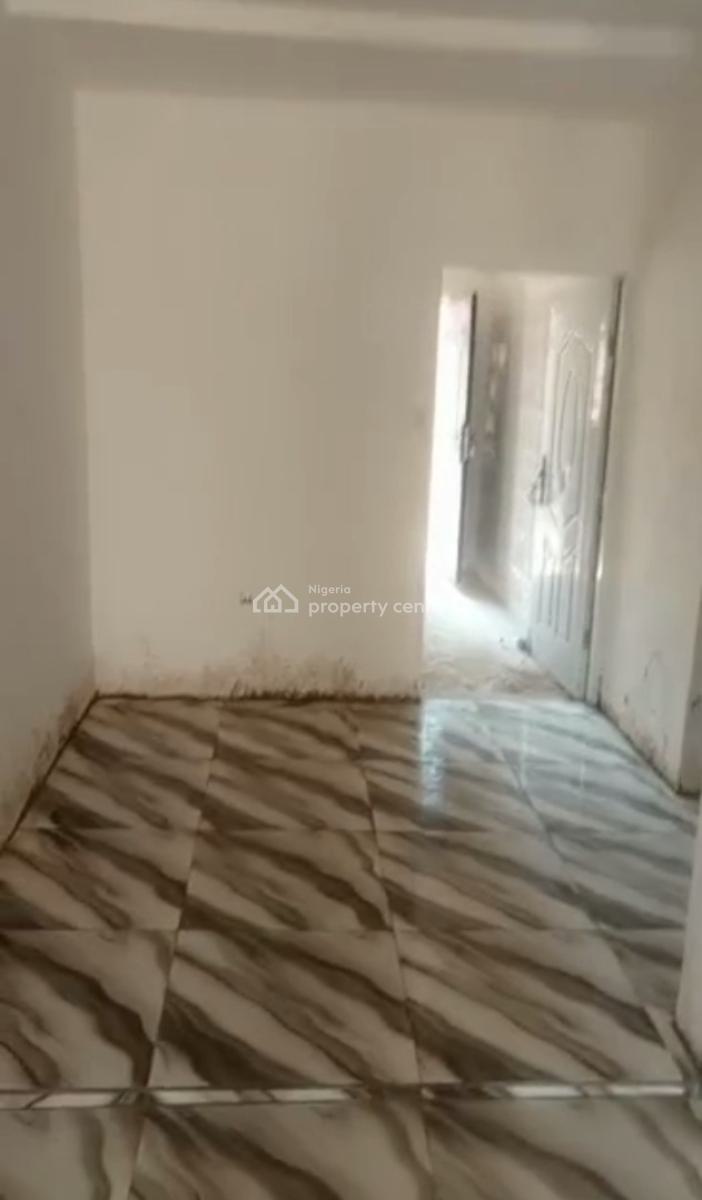 Federal Housing, Spacious 2 Bedroom Apartment, Kubwa, Abuja, Flat / Apartment for Sale