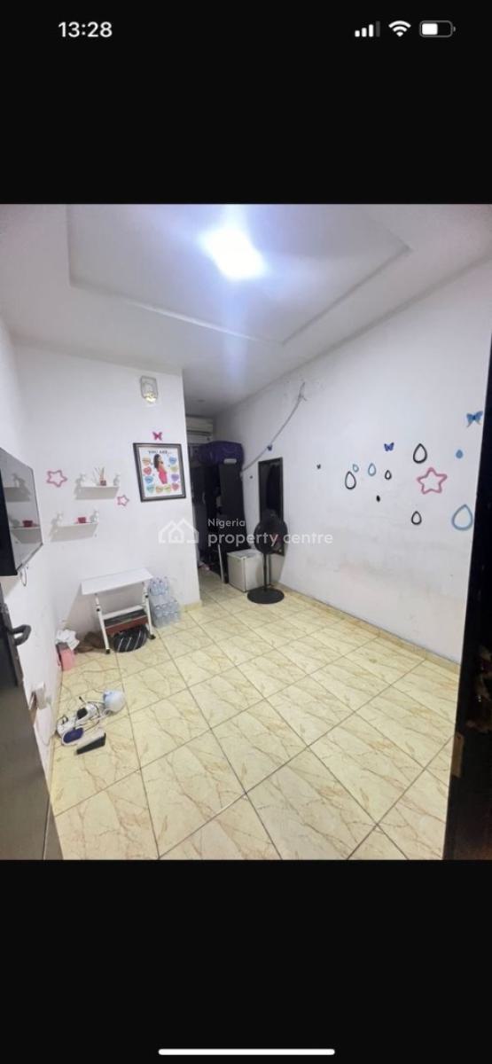 Spacious Room Self Contained Shared Kitchen Only  with 2 People, Ibrahim Odofin Street Agungi/by Osapa, Agungi, Lekki, Lagos, Self Contain (single Rooms) for Rent
