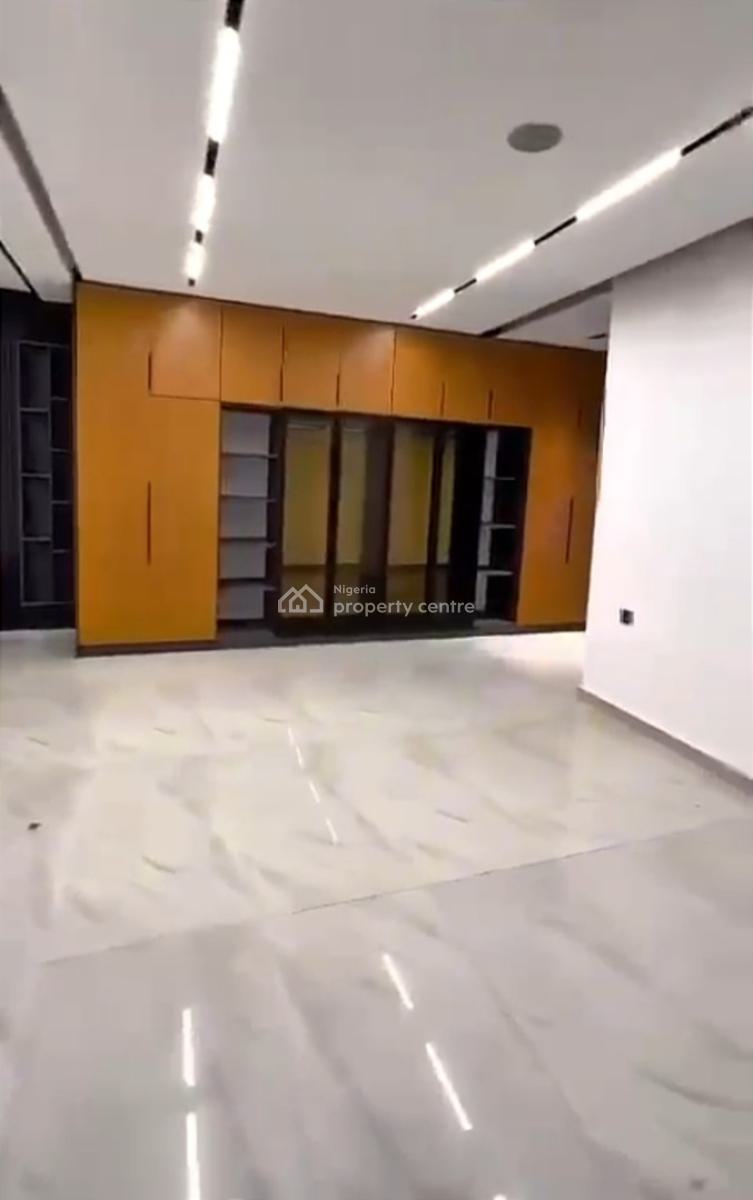 4bedrooms Terrace Duplex, in an Mini Estate, Guzape District, Abuja, Terraced Duplex for Rent