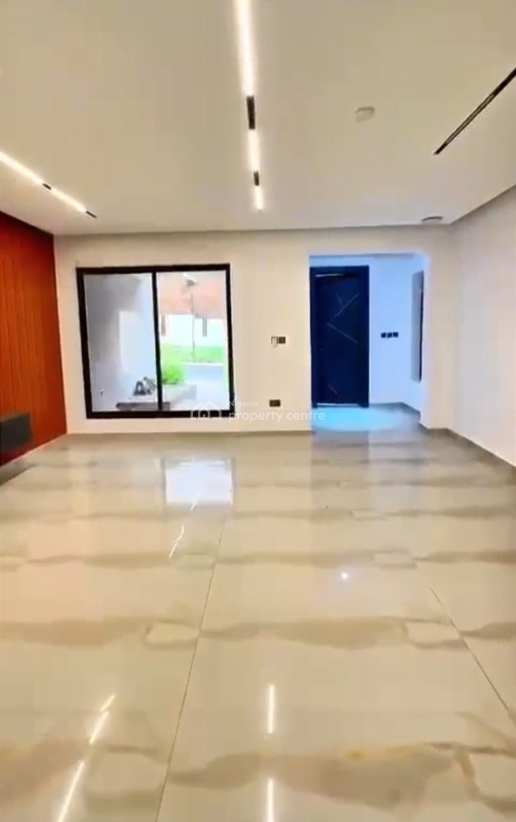 4bedrooms Terrace Duplex, in an Mini Estate, Guzape District, Abuja, Terraced Duplex for Rent