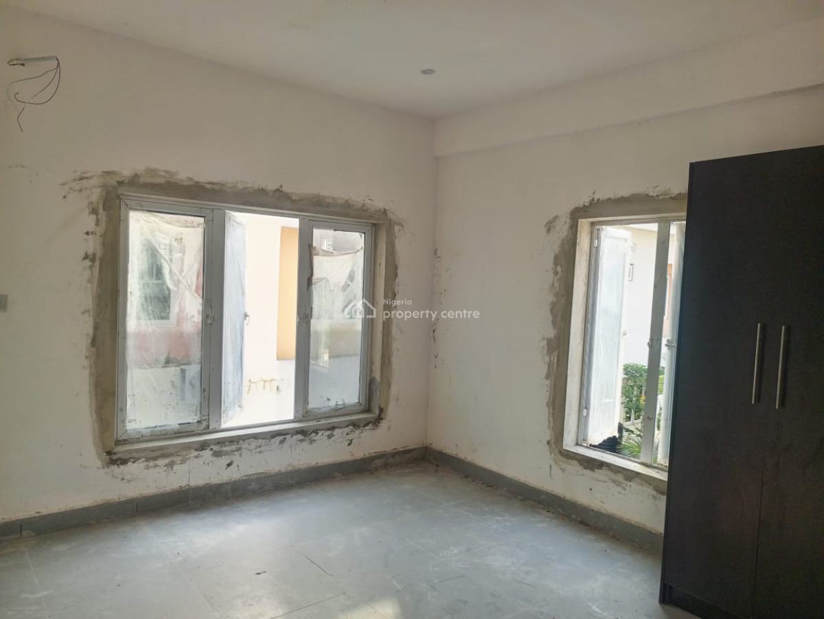 Distress 2bedroom Inside an Estate, Ikate Lekki, Ikate, Lekki, Lagos, Flat / Apartment for Sale
