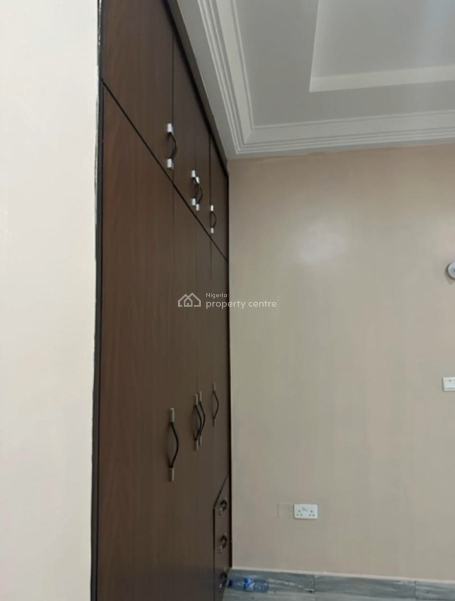 4bedrooms Terrace Duplex, Tarred Road, Guzape District, Abuja, Terraced Duplex for Rent