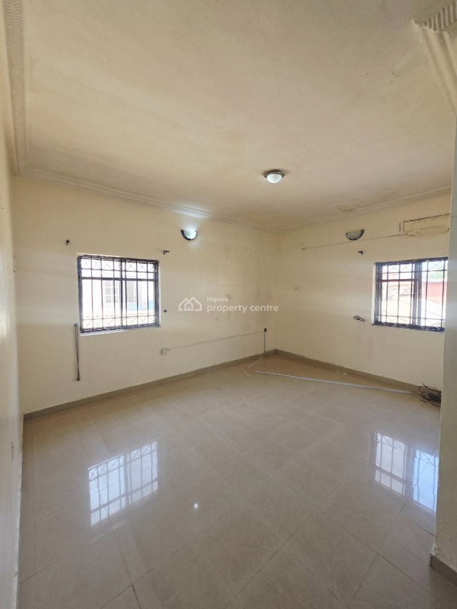 Self Serviced 3bedrooms Flat with Bq, Off Admiralty Road, Lekki Phase 1, Lekki, Lagos, Flat / Apartment for Rent