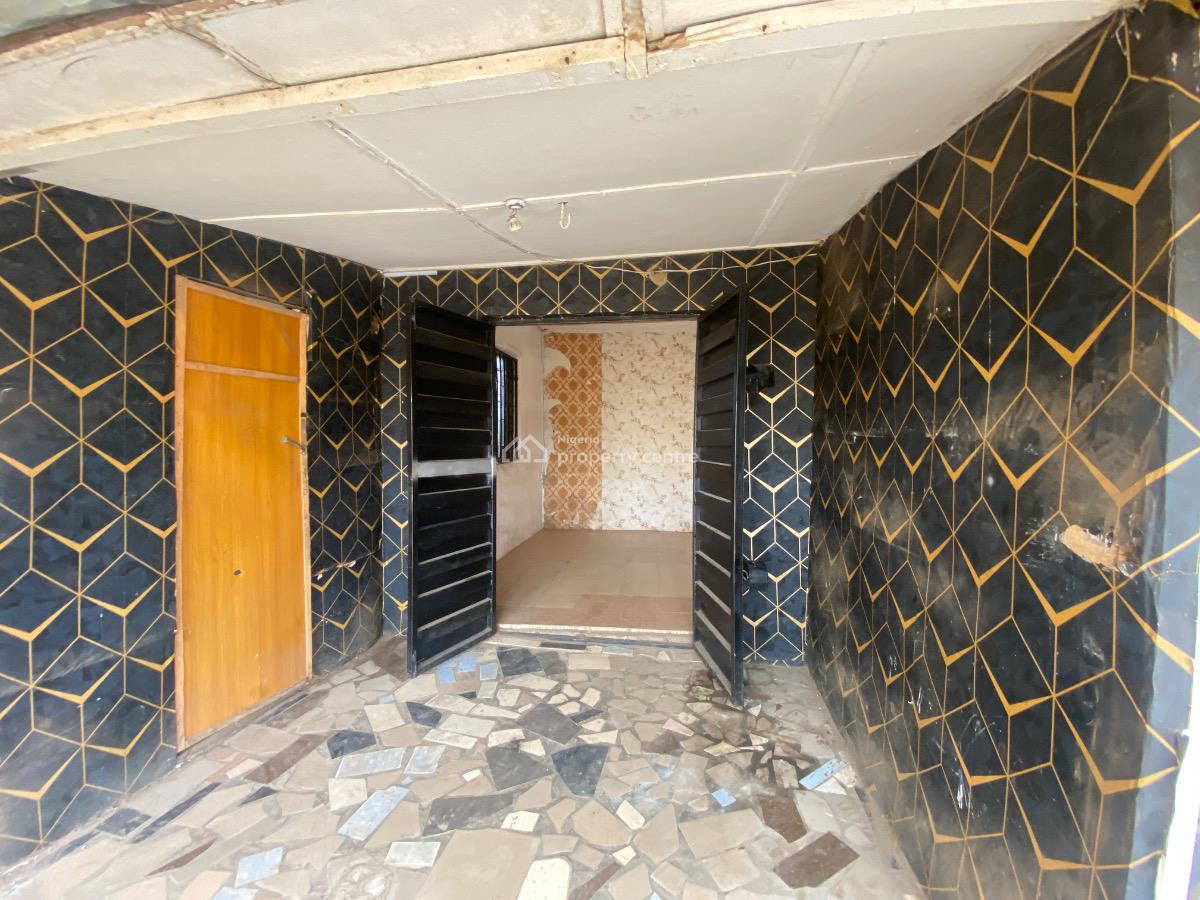 Shop/office Space on Main Road  Ashi--bodija, New Bodija Ashi Bodija, New Bodija, Ibadan, Oyo, Office Space for Rent