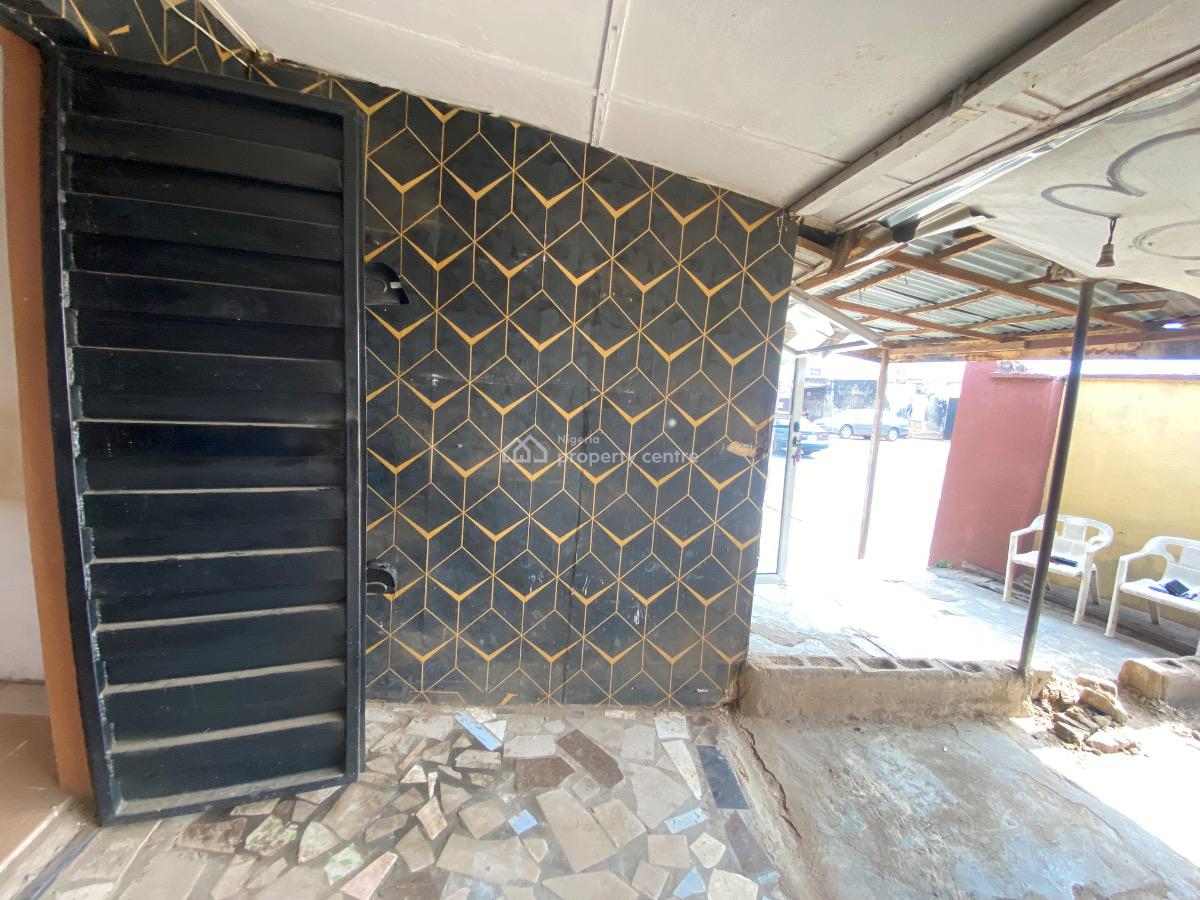 Shop/office Space on Main Road  Ashi--bodija, New Bodija Ashi Bodija, New Bodija, Ibadan, Oyo, Office Space for Rent