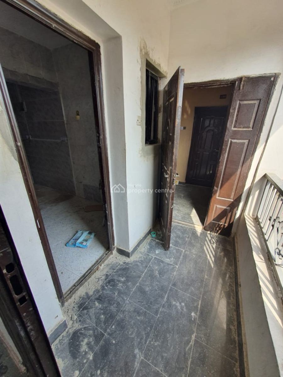 Massive Mini Flat with Closed Kitchen, New Road/ Igboefon, Igbo Efon, Lekki, Lagos, Mini Flat (room and Parlour) for Rent