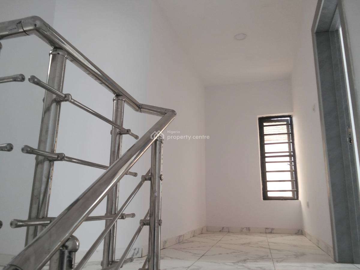 4 Bedroom Semi Detached Duplex, Gate Way Zone, Magodo, Lagos, Semi-detached Duplex for Sale