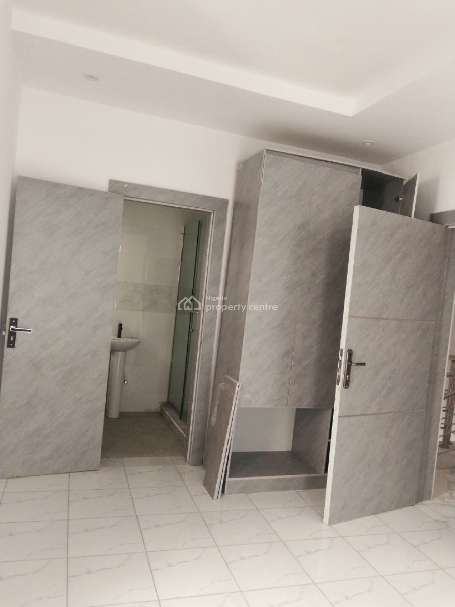 4 Bedroom Semi Detached Duplex, Gate Way Zone, Magodo, Lagos, Semi-detached Duplex for Sale