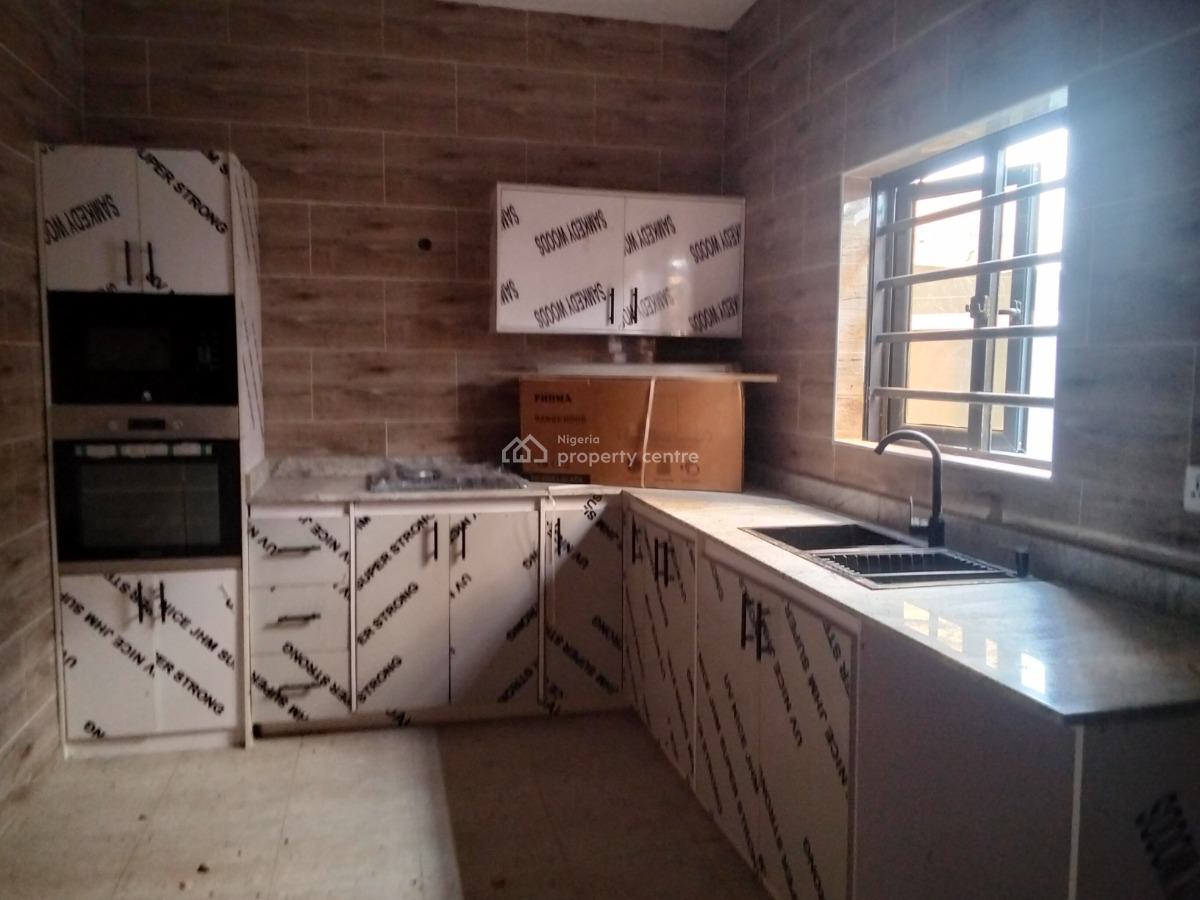 4 Bedroom Semi Detached Duplex, Gate Way Zone, Magodo, Lagos, Semi-detached Duplex for Sale