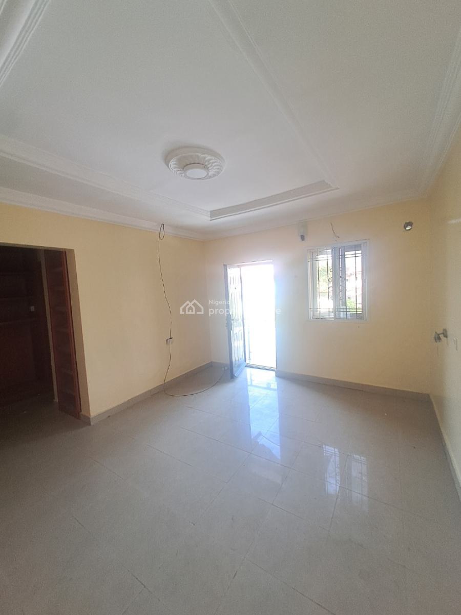 Well Built 3 Bedroom Terrace with Bq, Pool and Gym, Lekki Phase 1, Lekki, Lagos, Terraced Duplex for Rent