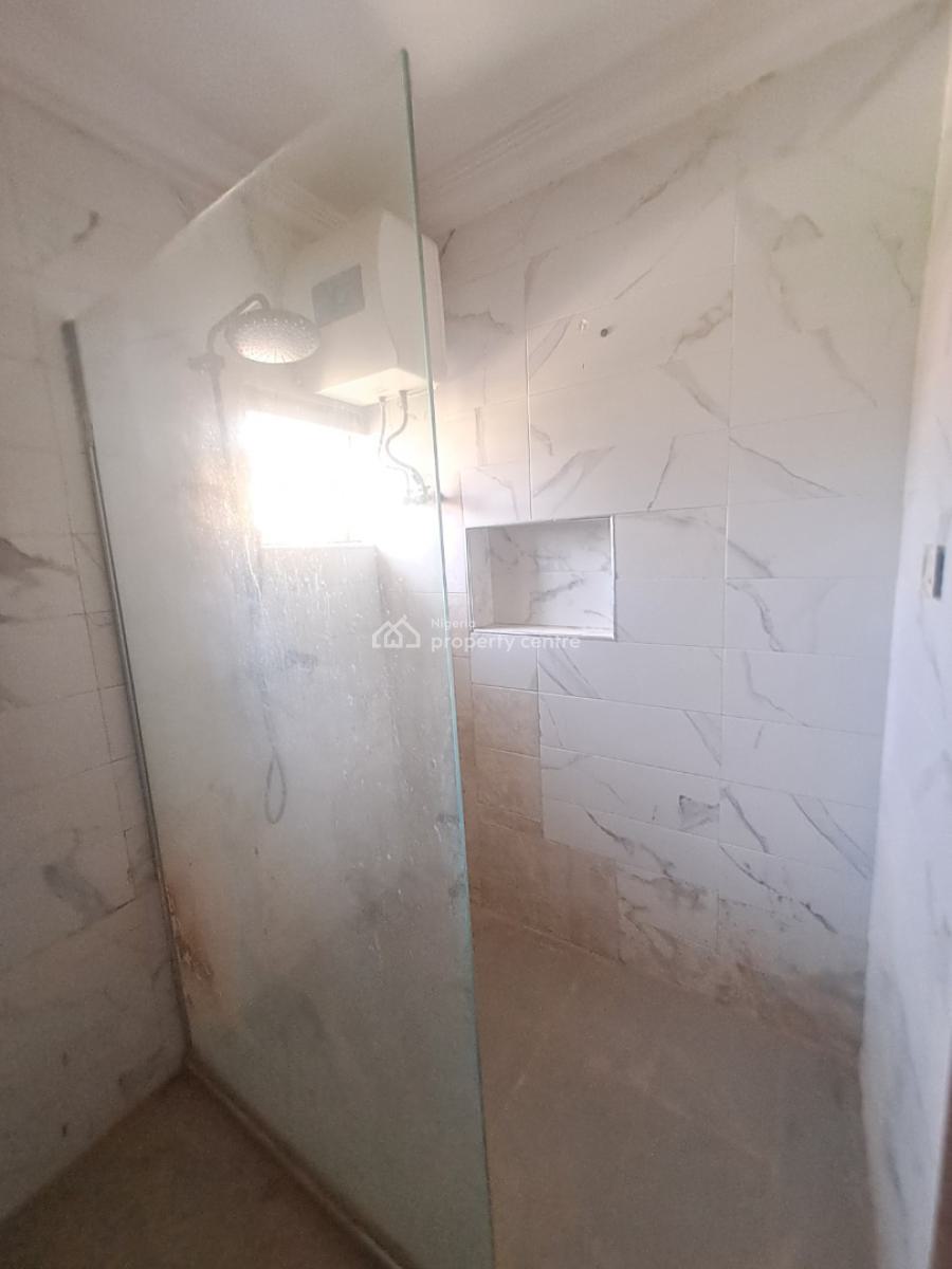 Well Built 3 Bedroom Terrace with Bq, Pool and Gym, Lekki Phase 1, Lekki, Lagos, Terraced Duplex for Rent