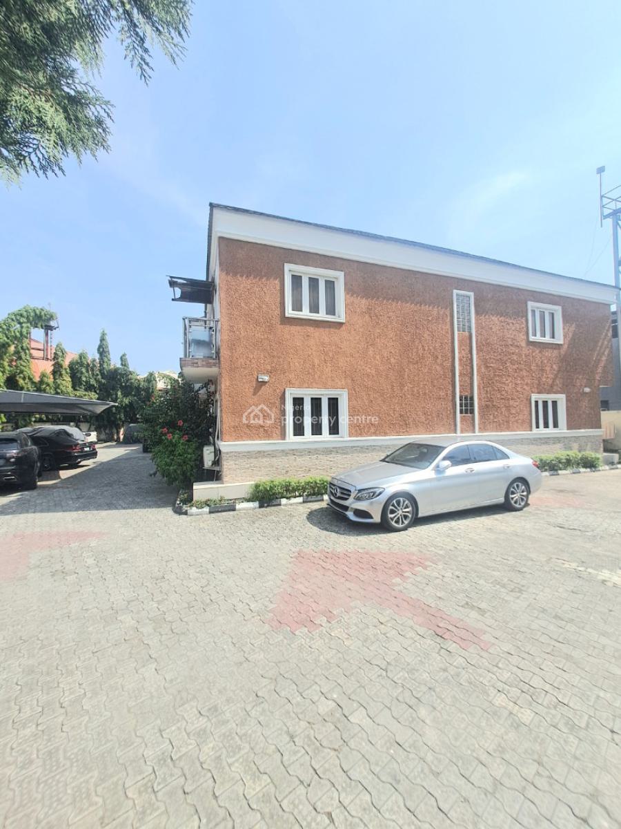 Well Built 3 Bedroom Terrace with Bq, Pool and Gym, Lekki Phase 1, Lekki, Lagos, Terraced Duplex for Rent