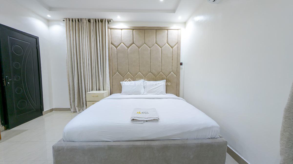 Beautiful 3 Bedroom Apartment, Ikoyi, Lagos, Flat / Apartment Short Let
