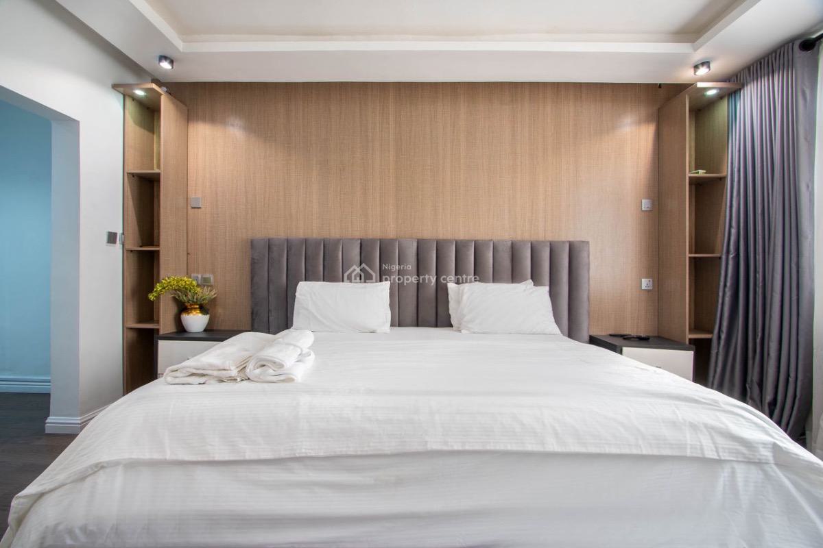 Beautiful 2 Bedroom Apartment, Freedom Way, Lekki Phase 1, Lekki, Lagos, Flat / Apartment Short Let