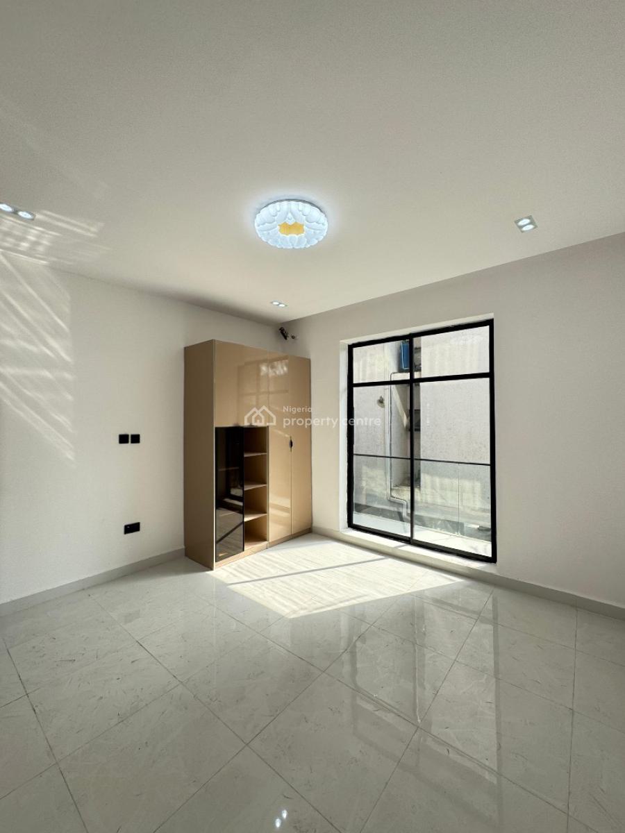 Luxury 2 Bedroom Apartment, Ologolo, Lekki, Lagos, Block of Flats for Sale