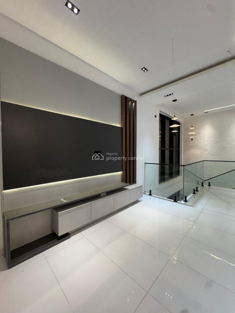 Magnificent 5  Beds with a Private Pool,gym & Cinema., Chevron Drive, Lekki, Lagos, Detached Duplex for Sale