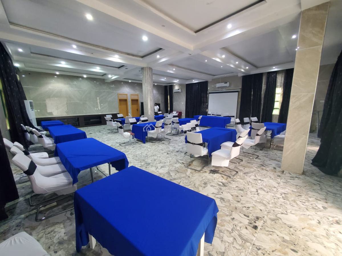 Massive and Spacious Hotel in a Prime Location, Lekki Phase1, Lekki Phase 1, Lekki, Lagos, Hotel / Guest House for Sale