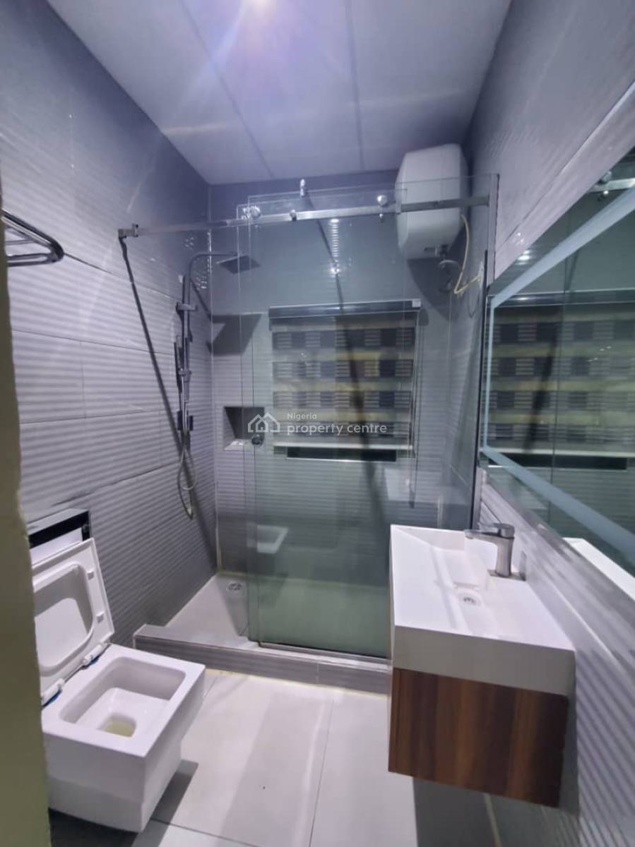 Massive and Spacious Hotel in a Prime Location, Lekki Phase1, Lekki Phase 1, Lekki, Lagos, Hotel / Guest House for Sale